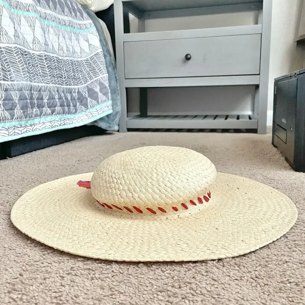 TOMMY BAHAMA Wide Straw Sun Hat w/ Paper Floral Design & Brass Pineapple Pin